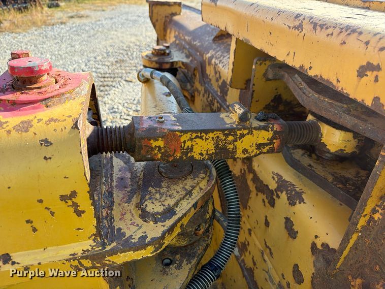 image for item FG3067 2011 Caterpillar D6T dozer