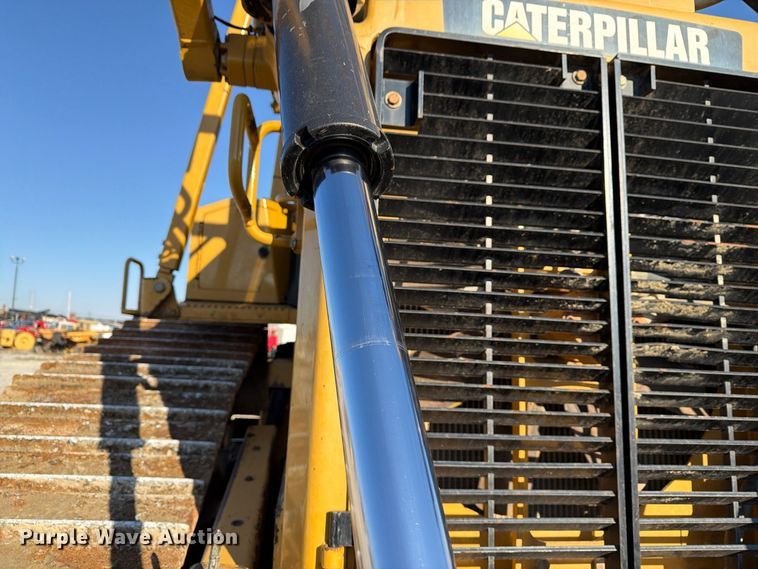 image for item FG3067 2011 Caterpillar D6T dozer