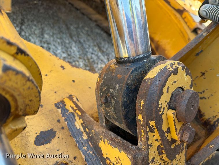 image for item FG3067 2011 Caterpillar D6T dozer
