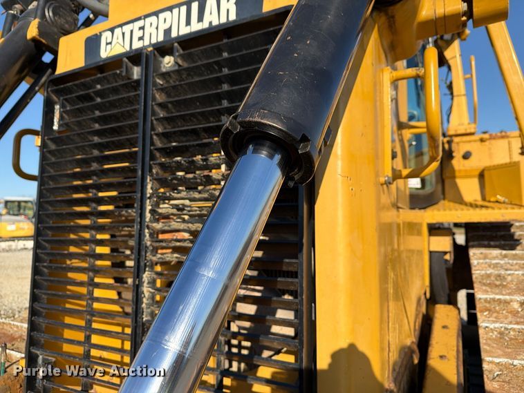 image for item FG3067 2011 Caterpillar D6T dozer