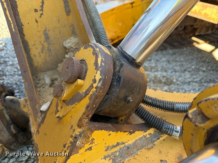 image for item FG3067 2011 Caterpillar D6T dozer