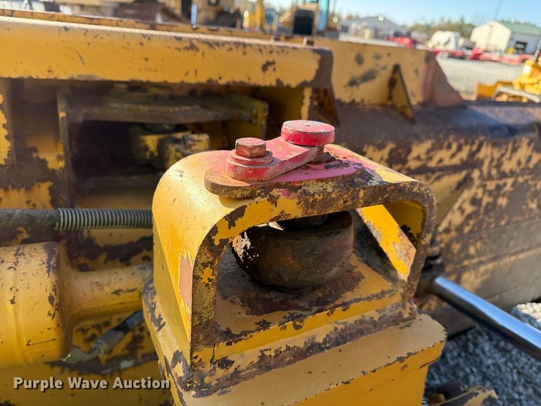 image for item FG3067 2011 Caterpillar D6T dozer