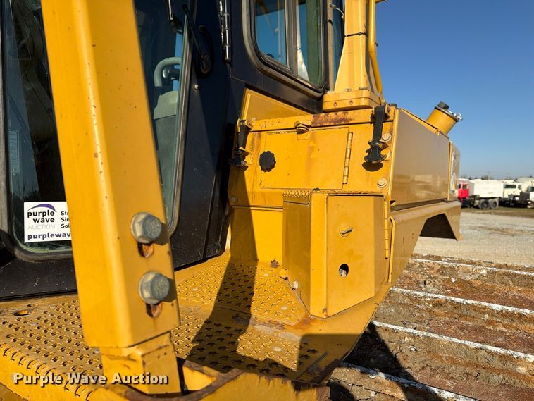 image for item FG3067 2011 Caterpillar D6T dozer