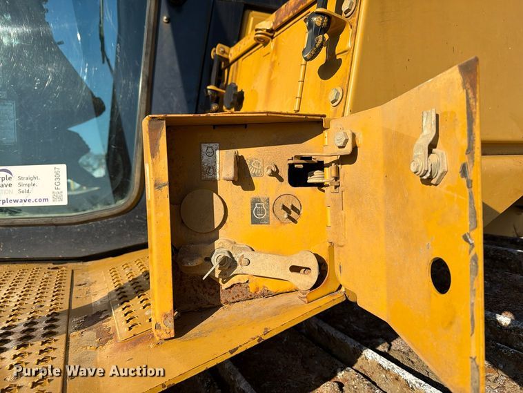 image for item FG3067 2011 Caterpillar D6T dozer