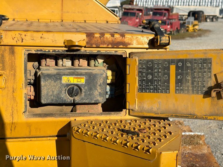 image for item FG3067 2011 Caterpillar D6T dozer