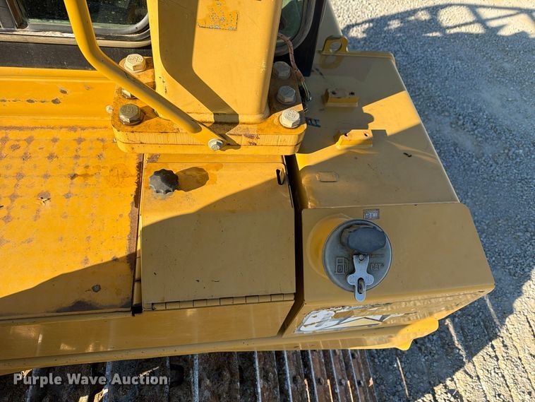 image for item FG3067 2011 Caterpillar D6T dozer