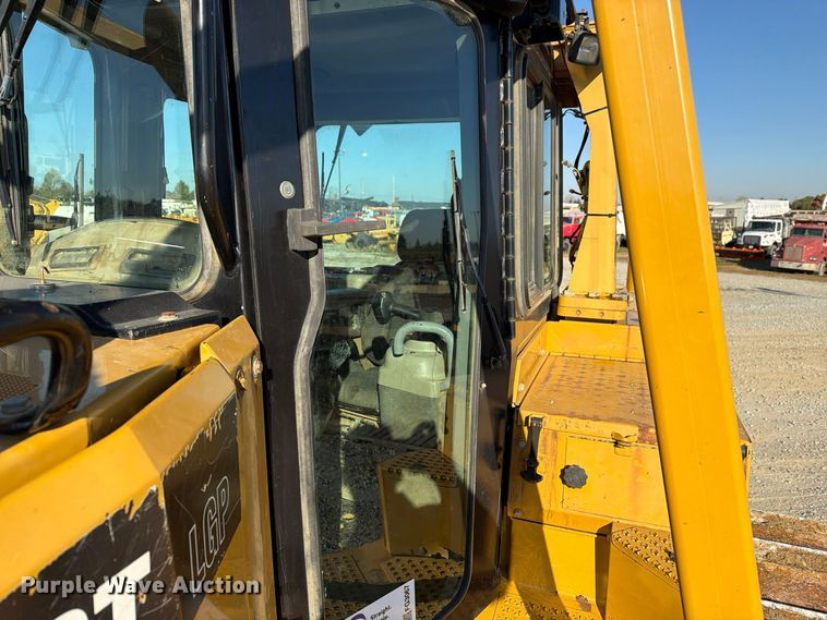 image for item FG3067 2011 Caterpillar D6T dozer