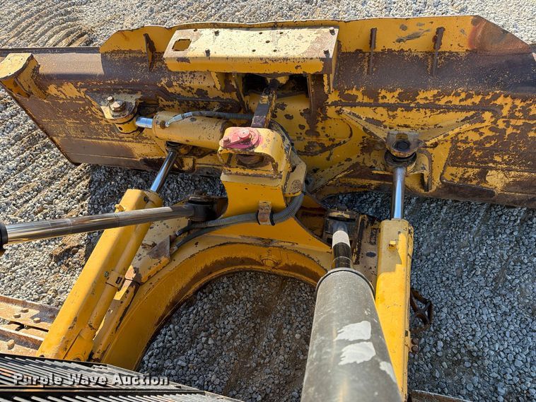 image for item FG3067 2011 Caterpillar D6T dozer