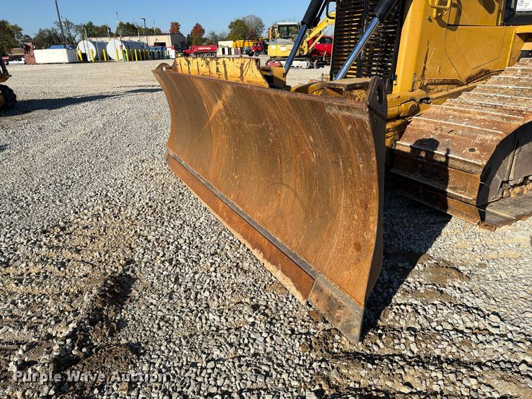 image for item FG3067 2011 Caterpillar D6T dozer