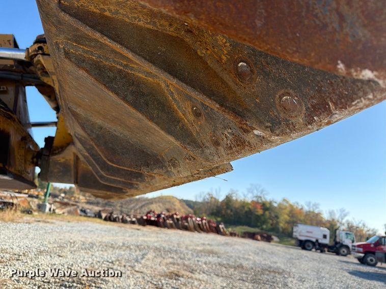 image for item FG3067 2011 Caterpillar D6T dozer