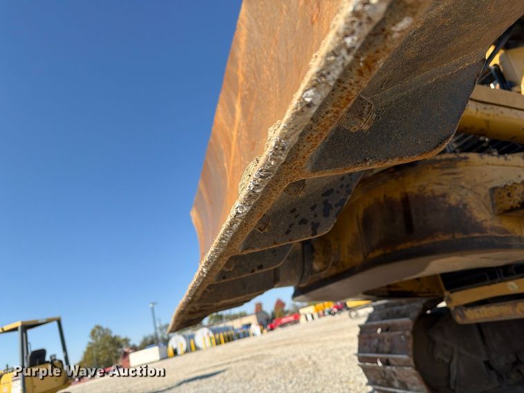 image for item FG3067 2011 Caterpillar D6T dozer