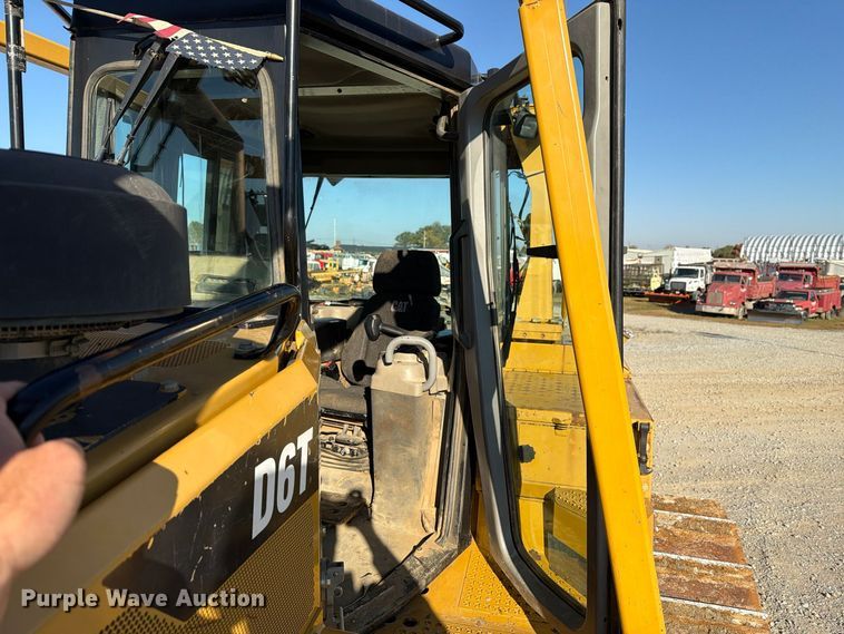 image for item FG3067 2011 Caterpillar D6T dozer
