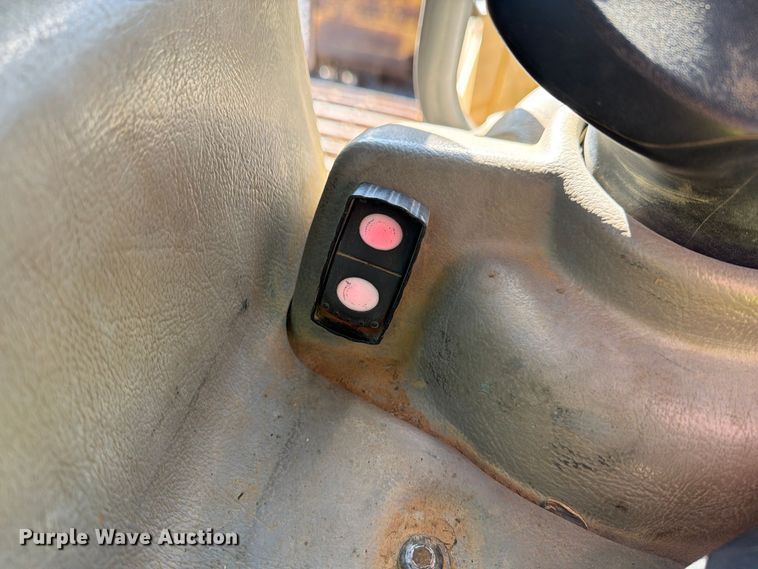 image for item FG3067 2011 Caterpillar D6T dozer