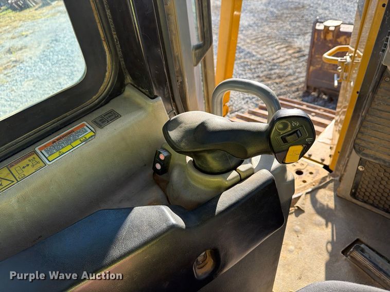 image for item FG3067 2011 Caterpillar D6T dozer