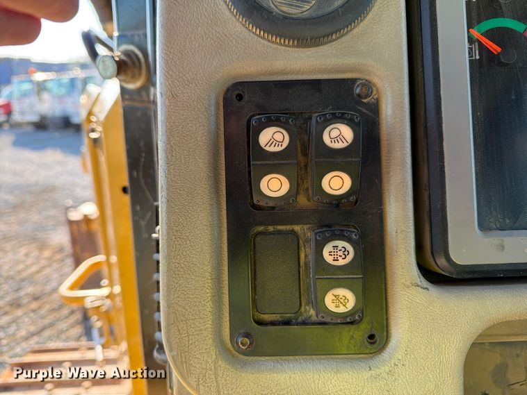 image for item FG3067 2011 Caterpillar D6T dozer