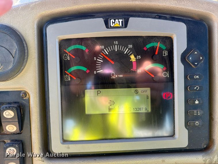 image for item FG3067 2011 Caterpillar D6T dozer