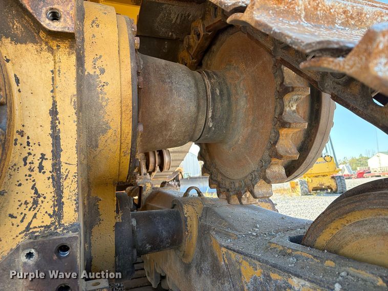 image for item FG3067 2011 Caterpillar D6T dozer