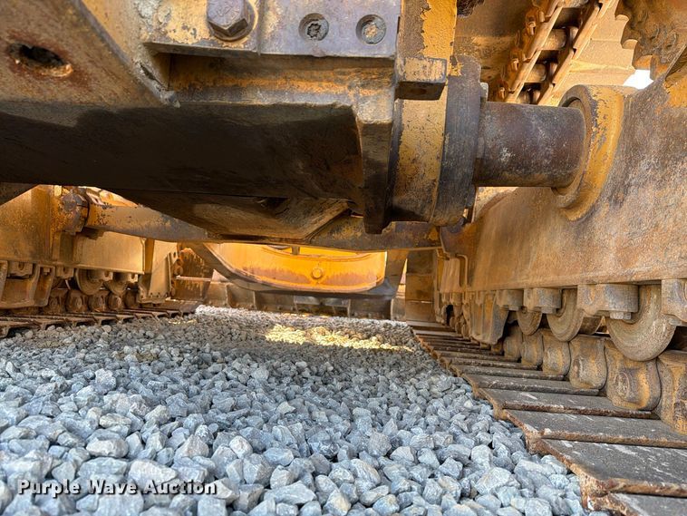 image for item FG3067 2011 Caterpillar D6T dozer