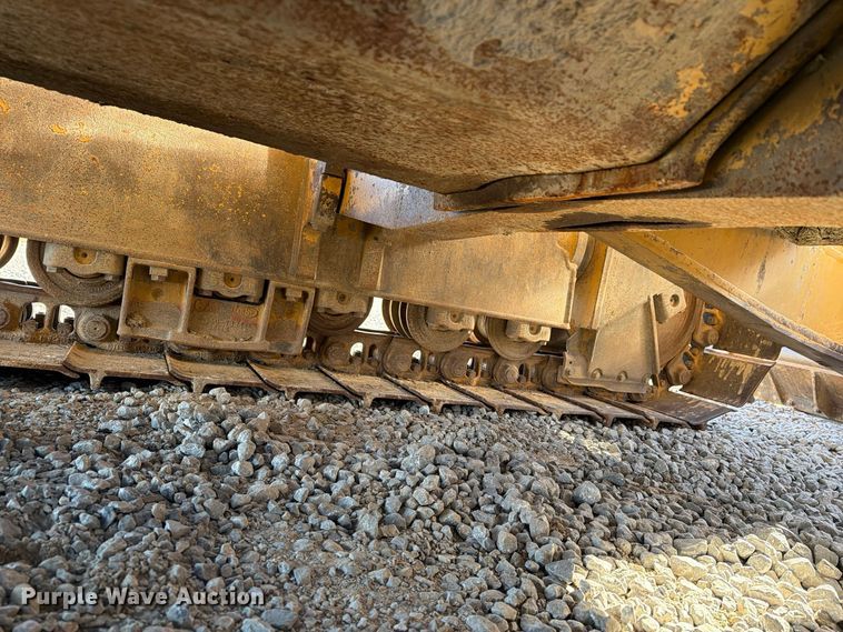 image for item FG3067 2011 Caterpillar D6T dozer