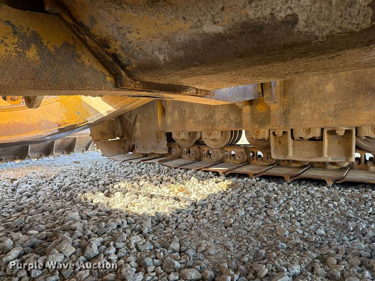 image for item FG3067 2011 Caterpillar D6T dozer