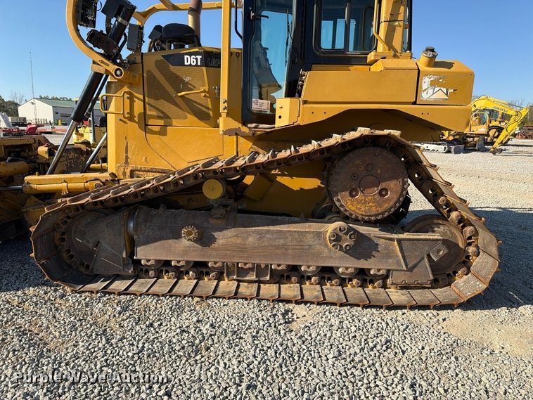 image for item FG3067 2011 Caterpillar D6T dozer