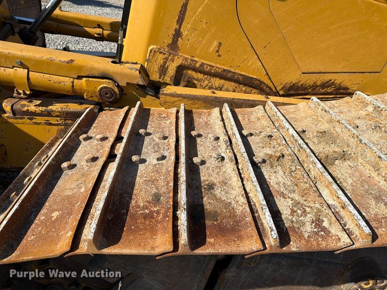 image for item FG3067 2011 Caterpillar D6T dozer