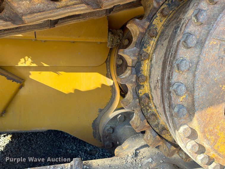 image for item FG3067 2011 Caterpillar D6T dozer