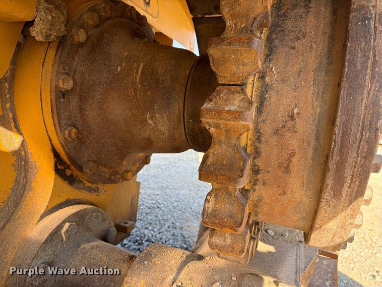 image for item FG3067 2011 Caterpillar D6T dozer