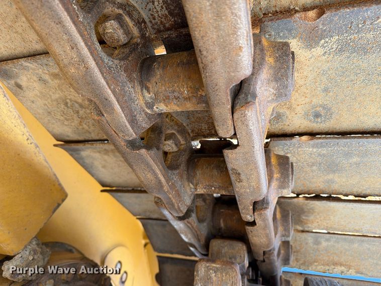 image for item FG3067 2011 Caterpillar D6T dozer