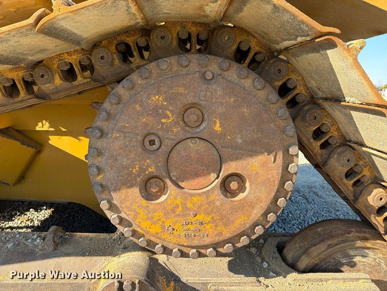 image for item FG3067 2011 Caterpillar D6T dozer