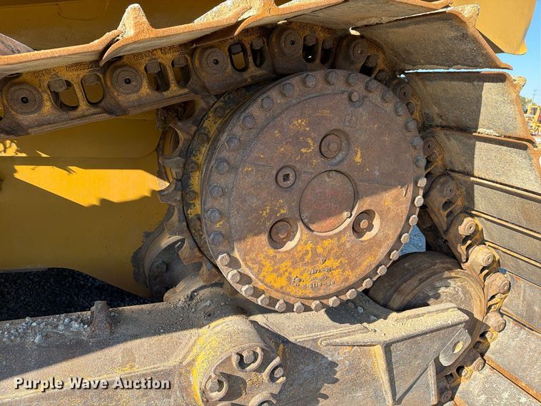 image for item FG3067 2011 Caterpillar D6T dozer