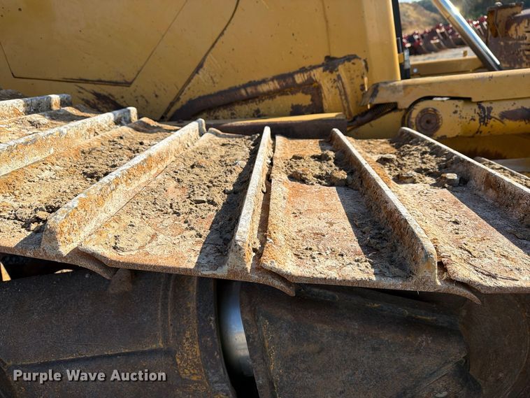 image for item FG3067 2011 Caterpillar D6T dozer