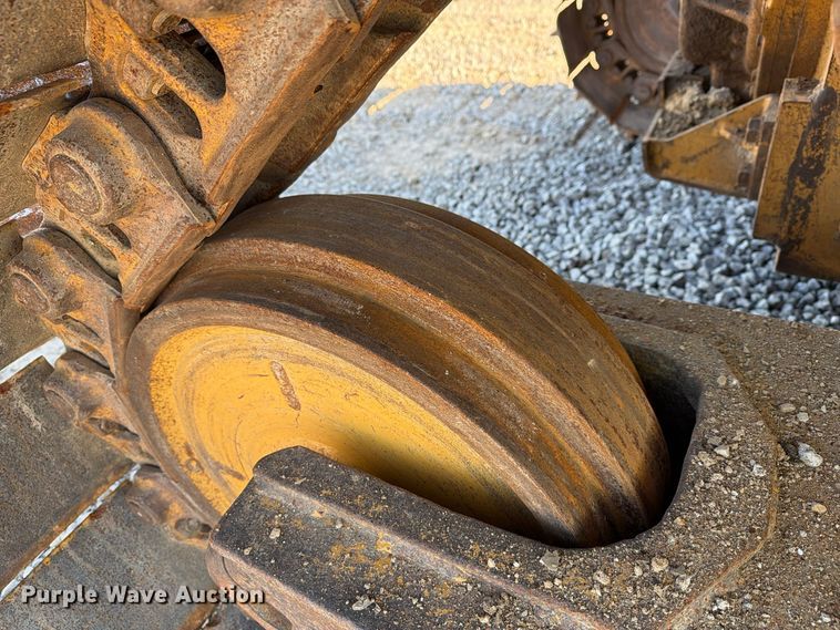 image for item FG3067 2011 Caterpillar D6T dozer