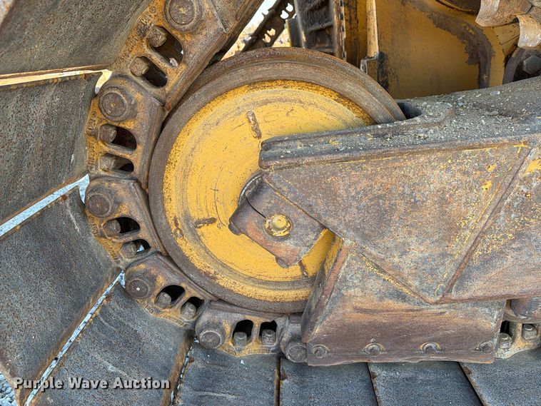 image for item FG3067 2011 Caterpillar D6T dozer