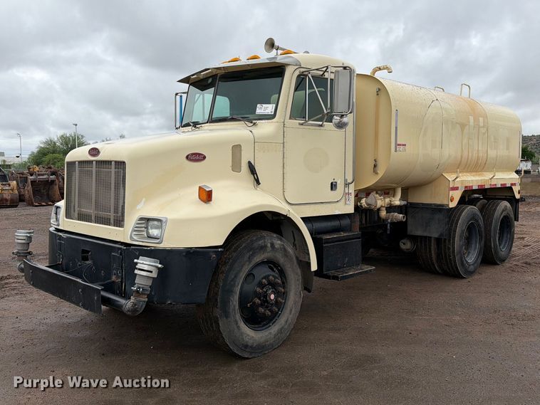 image for item FI2078 2001 Peterbilt 330 water truck