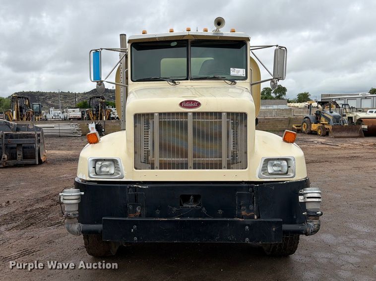 image for item FI2078 2001 Peterbilt 330 water truck