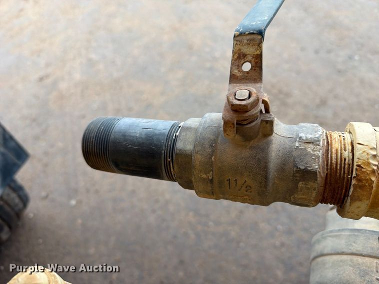 image for item FI2078 2001 Peterbilt 330 water truck