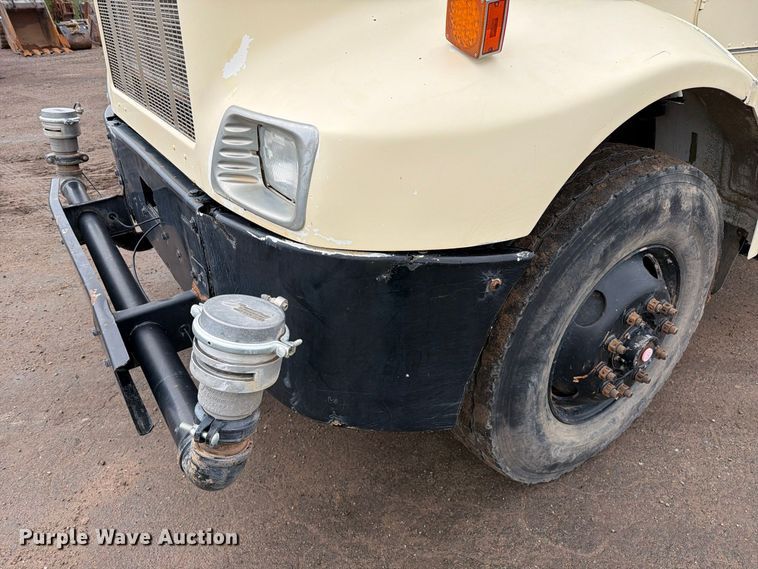 image for item FI2078 2001 Peterbilt 330 water truck