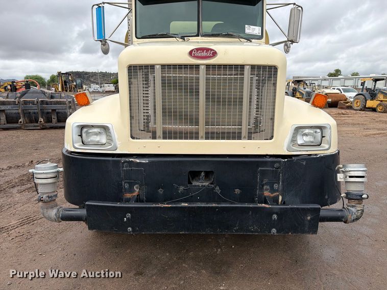 image for item FI2078 2001 Peterbilt 330 water truck