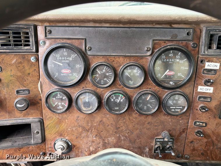 image for item FI2078 2001 Peterbilt 330 water truck