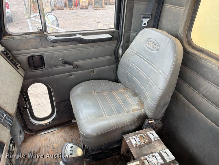 image for item FI2078 2001 Peterbilt 330 water truck