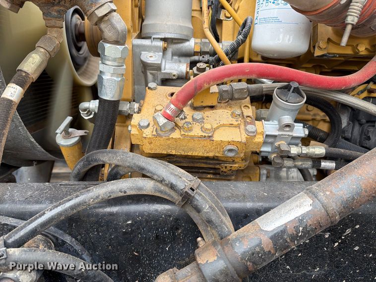 image for item FI2078 2001 Peterbilt 330 water truck