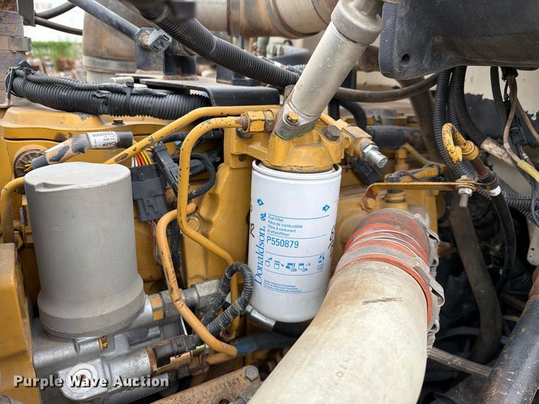 image for item FI2078 2001 Peterbilt 330 water truck