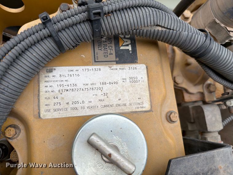 image for item FI2078 2001 Peterbilt 330 water truck