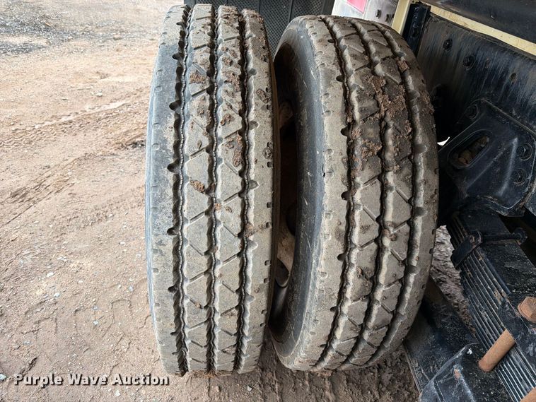 image for item FI2078 2001 Peterbilt 330 water truck