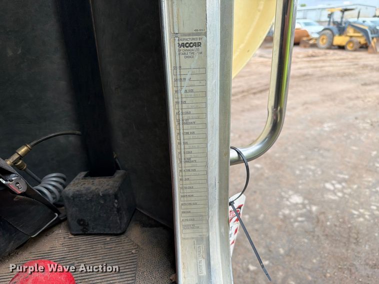 image for item FI2078 2001 Peterbilt 330 water truck