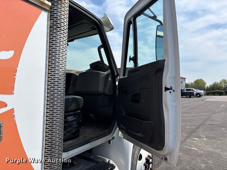 image for item FK2170 2012 International 4300 utility / service truck