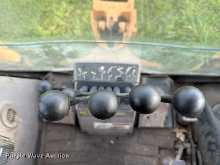 image for item FK4207 2005 Case 580M backhoe