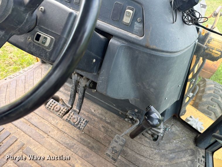 image for item FK4208 2006 John Deere 310G backhoe