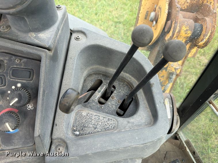 image for item FK4208 2006 John Deere 310G backhoe